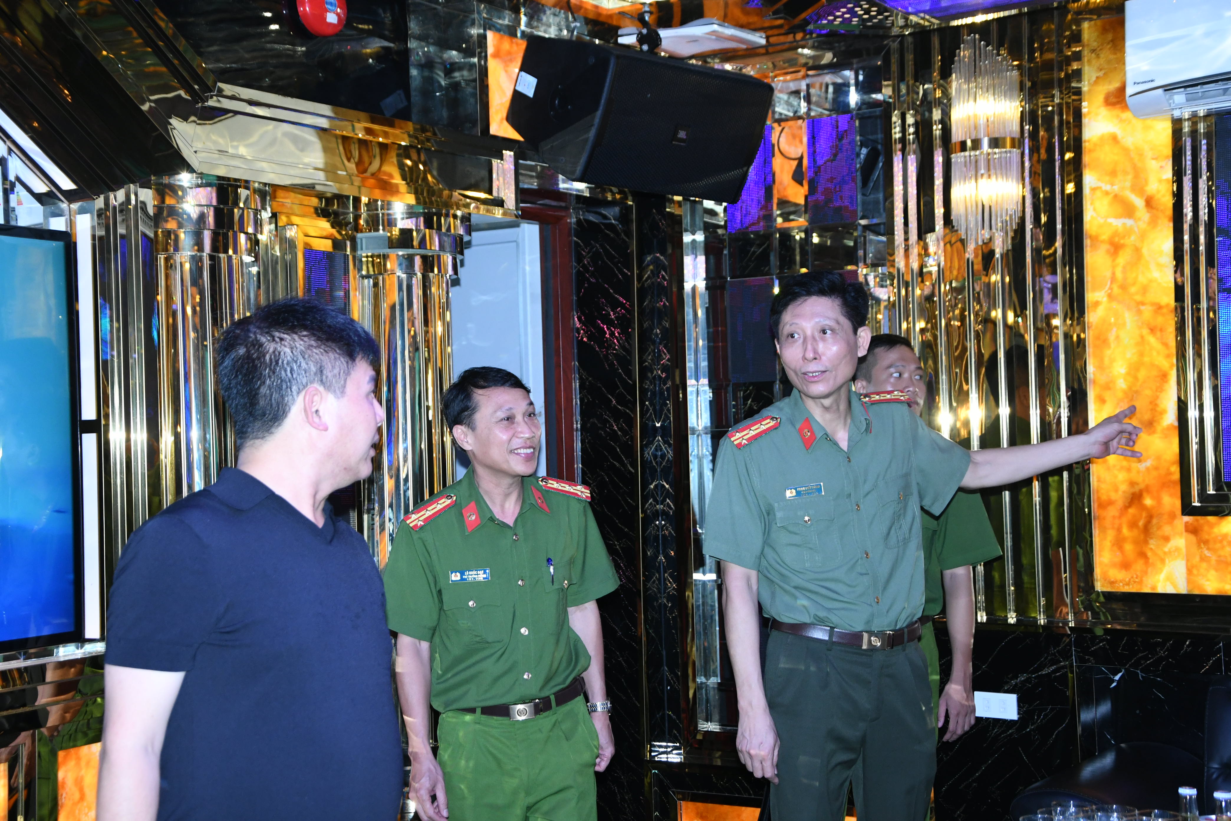 Kiểm tra công tác PCCC tại cơ sở Karaoke Full House